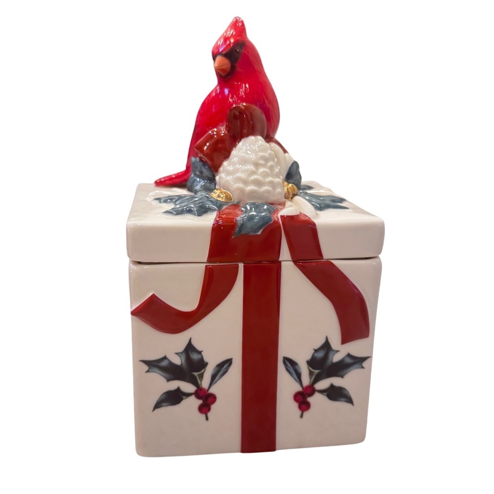 Lenox Winter‎ Greetings Cardinal covered Candy box Ceramic 1995 tuft broke 7"x4"